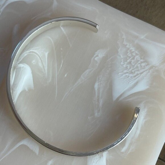 Engraved "Life Changing" Inspirational Silver Bangle Bracelet - Picture 9 of 15